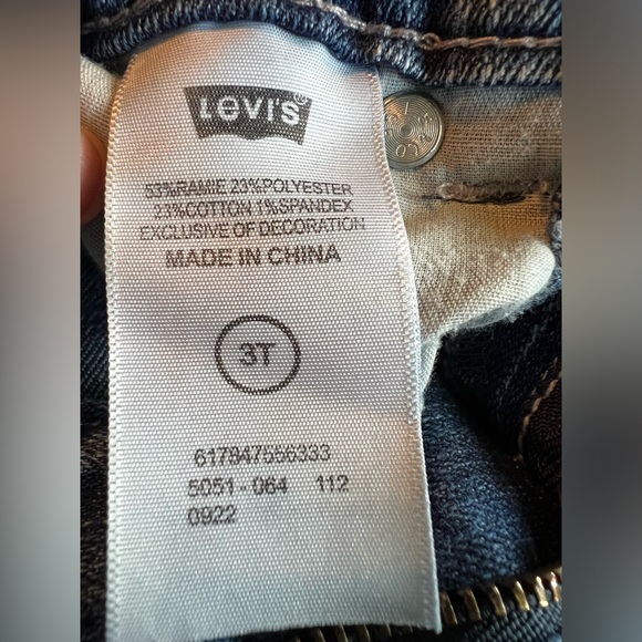 Levi’s Toddler Shorts. Size 3T - Picture 9 of 15